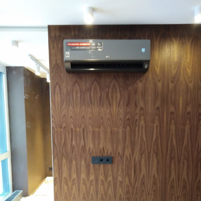 Кондиціонер LG ARTCOOL Mirror Inverter AC09BQ